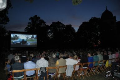 Open-Air-Kino "Ein Becken voller Männer" 